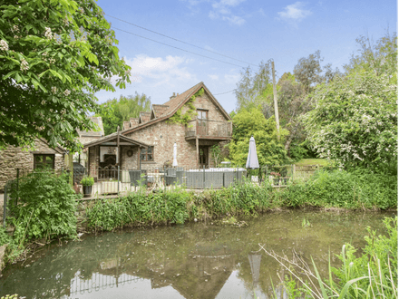 Primrose Barn, Littleton